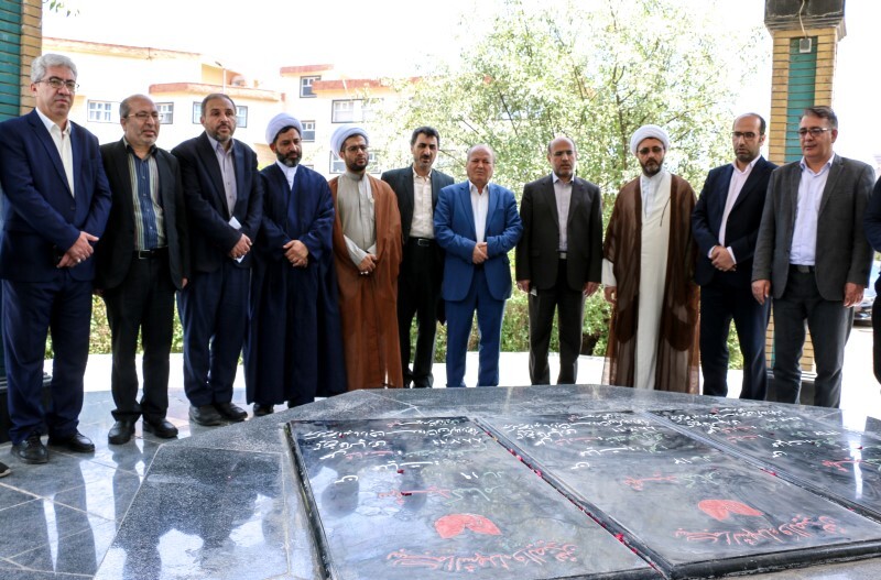 نقش انکارناپذیر آموزشهای آگاهانه در تحقق آرمانهای انقلاب نقش انکارناپذیر آموزشهای آگاهانه در تحقق آرمانهای انقلاب