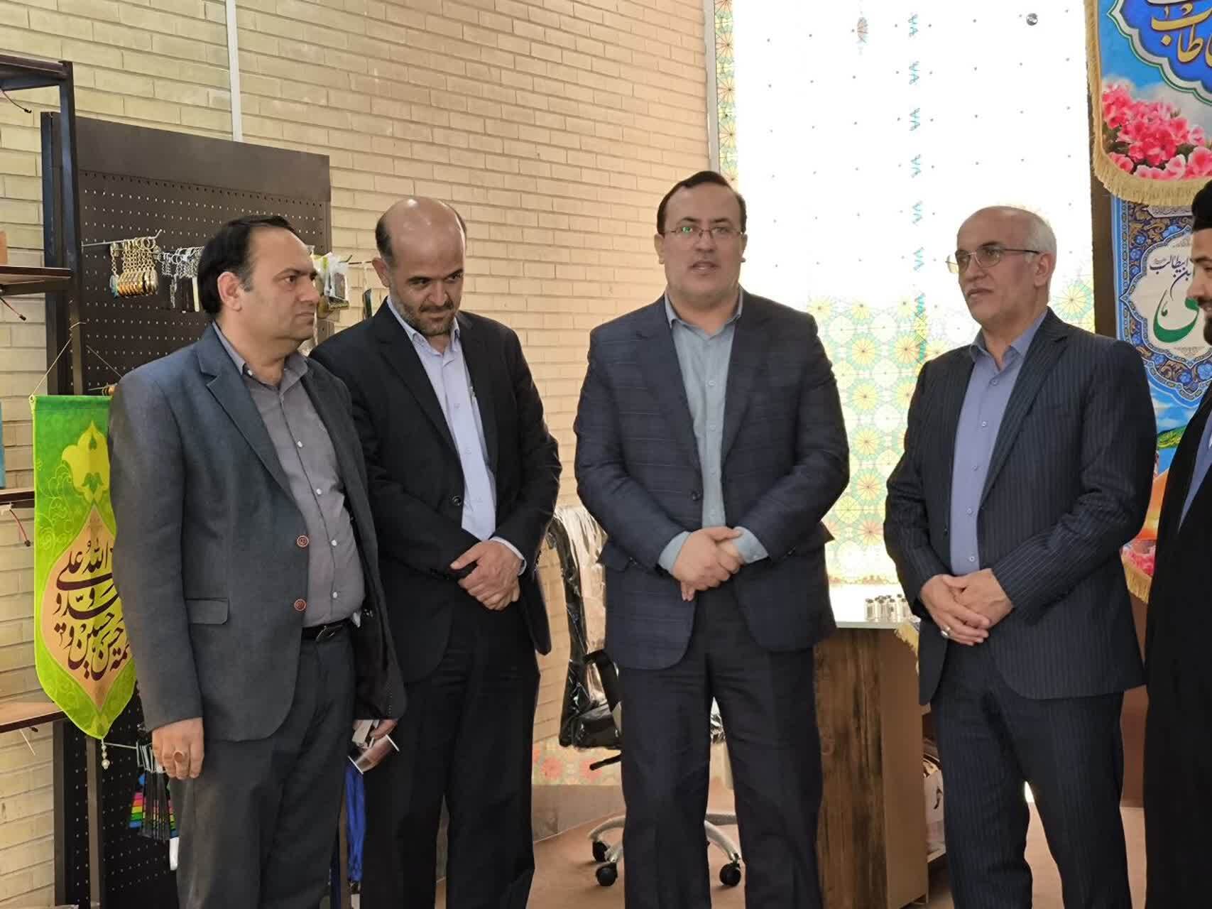 عرضه محصولات فرهنگی با هدف ارتقای فضای انقلابی و فرهنگی عرضه محصولات فرهنگی با هدف ارتقای فضای انقلابی و فرهنگی