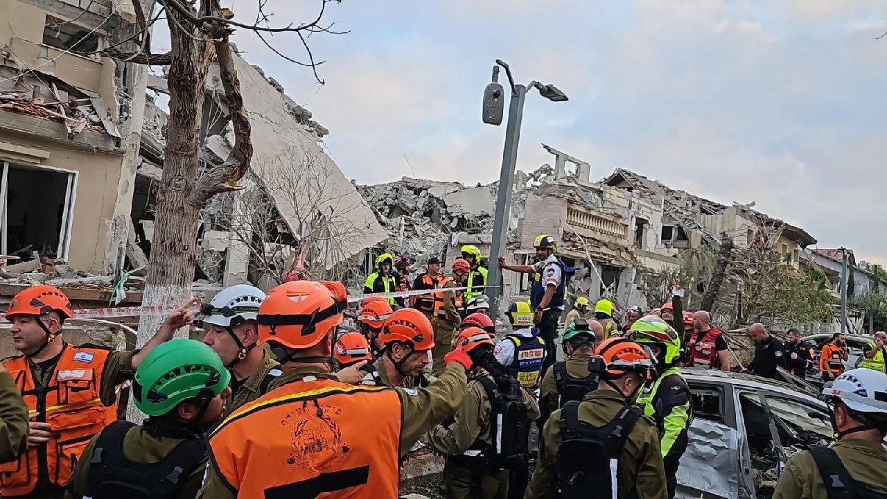 موشکها به قلب سرزمینهای اشغالی اصابت کردند/ آغاز «وعده صادق ۳»/ تأیید اصابت موشکهای ایرانی از سوی اسرائیل موشکها به قلب سرزمینهای اشغالی اصابت کردند/ آغاز «وعده صادق ۳»/ تأیید اصابت موشکهای ایرانی از سوی اسرائیل