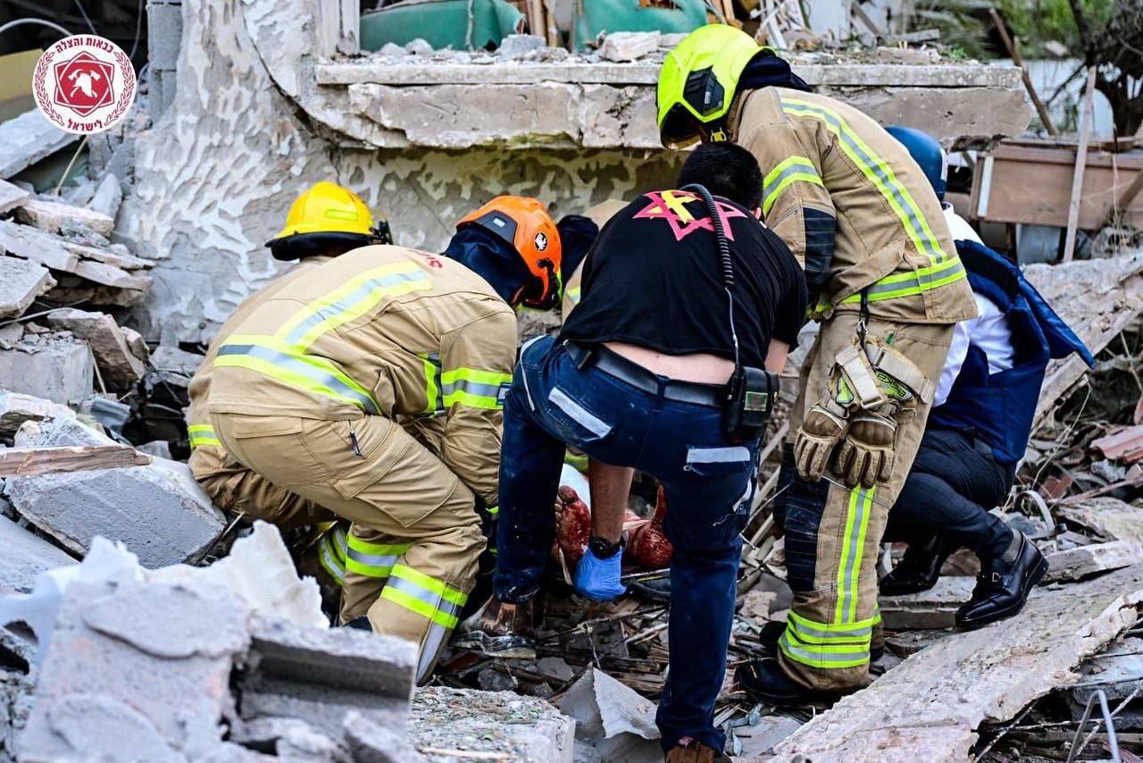 موشک‌ها به قلب سرزمین‌های اشغالی اصابت کردند/ آغاز «وعده صادق ۳»/ تأیید اصابت موشک‌های ایرانی از سوی اسرائیل