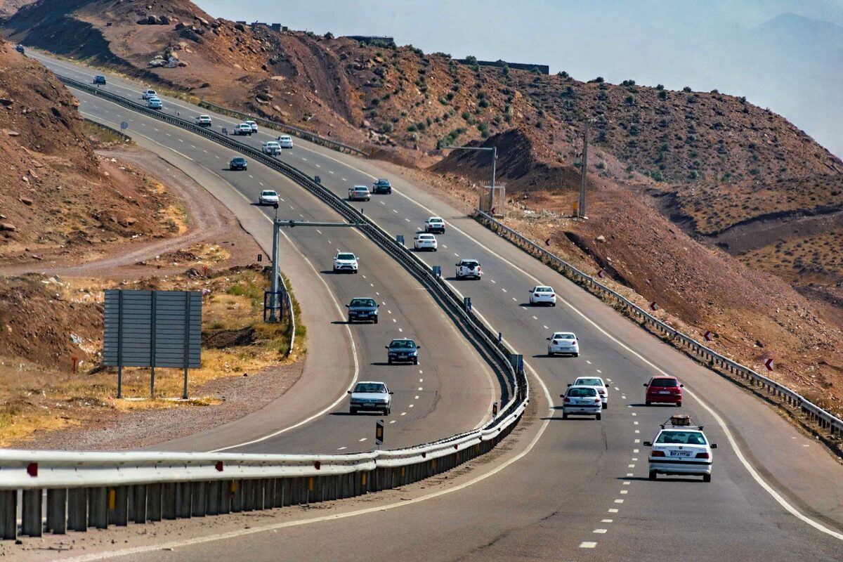 تردد در تمام محورهای کشور بهصورت روان در جریان است