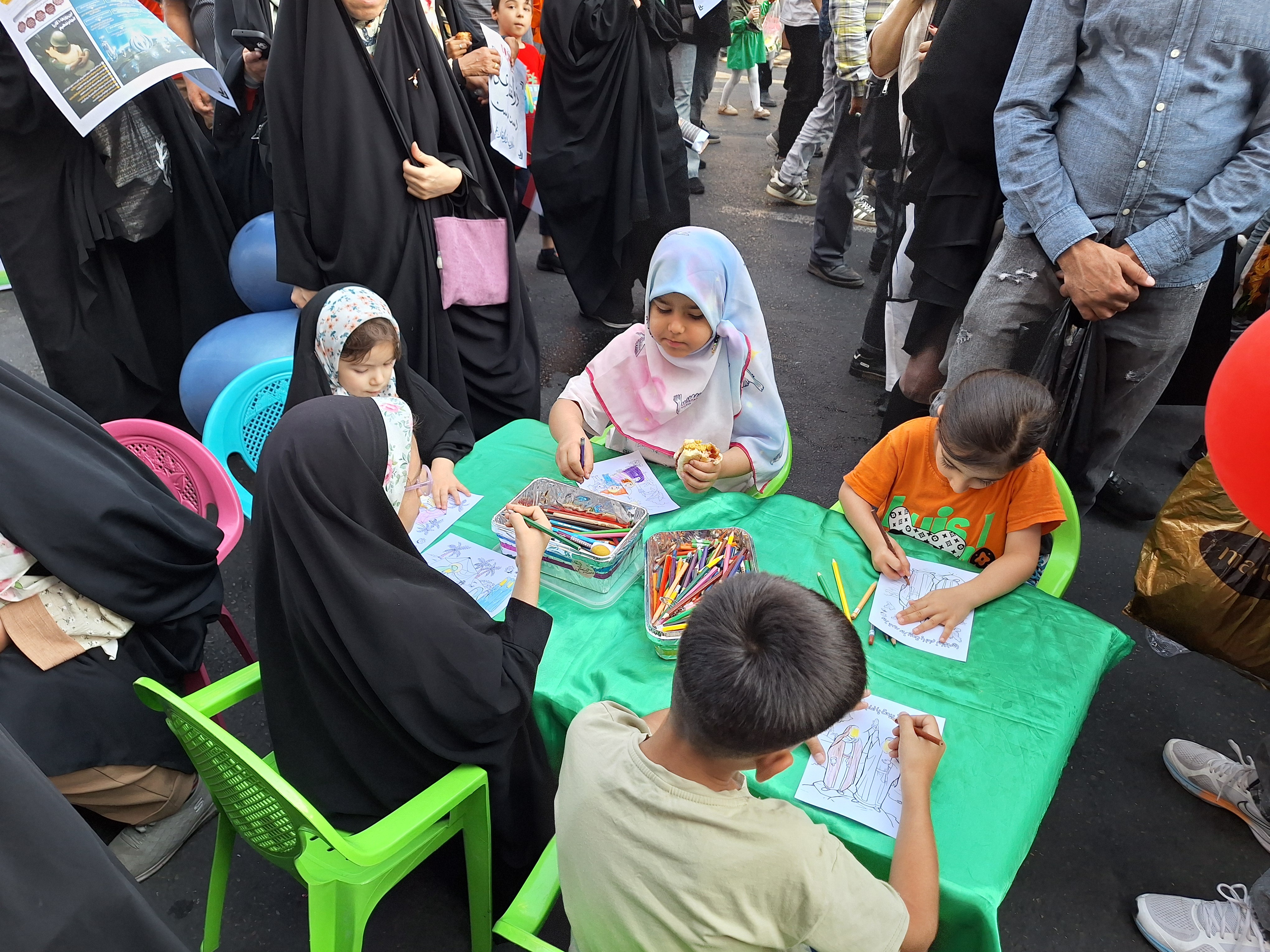 تهران یکپارچه حماسه شد/ گرامیداشت یاد دانشمندان هسته&zwnj;ای و فرماندهان طریق القدس در مهمانی کیلومتری