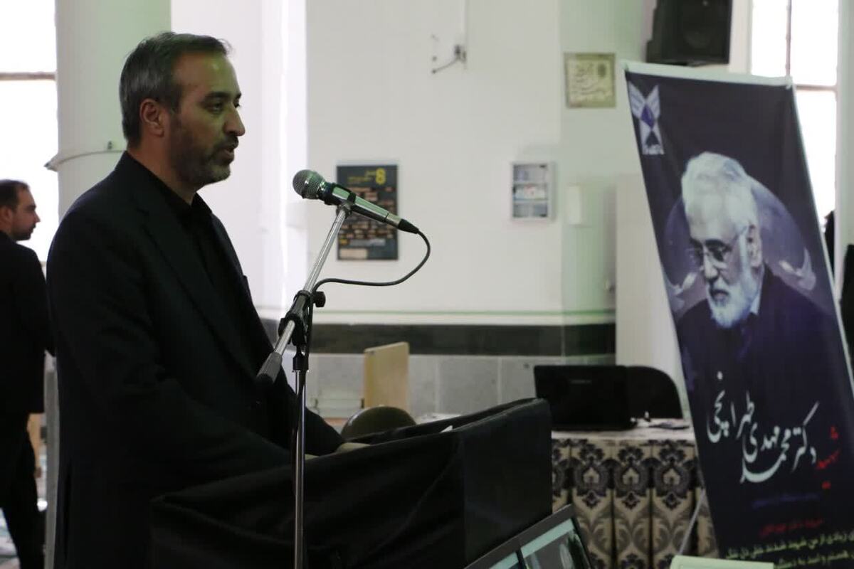 نرماشیری: نخبگان و دانشمندان ستونهای فکری و علمی جامعه هستند