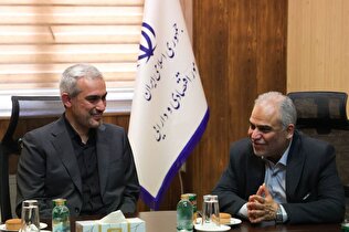 وزیر اقتصاد: با همدلی برای پیشبرد اهداف اقتصادی کشور تلاش می کنیم