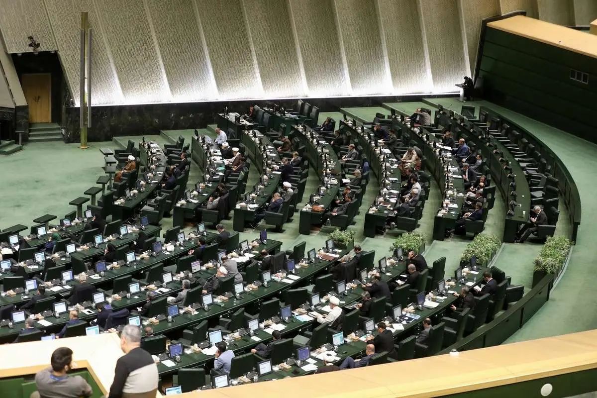 مجلس دوفوریت طرح تشدید مجازات همکاریکنندگان با دولتهای متخاصم را تصویب کرد