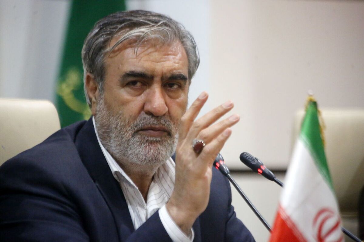 عزیزی: ارسال فیلم و تصویر به شبکههای معاند اقدام علیه امنیت ملی است