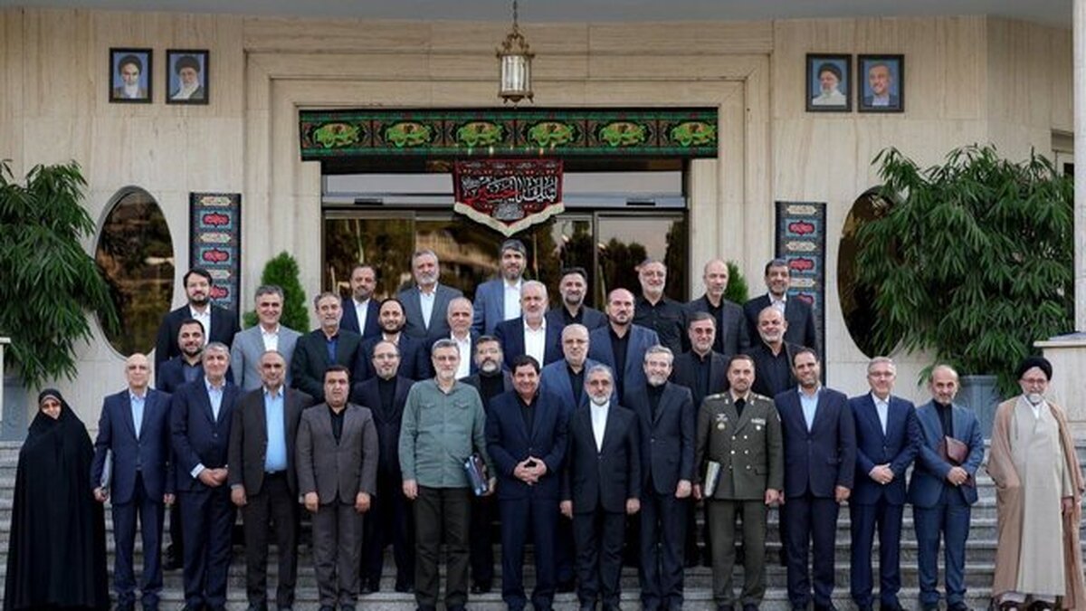 اعضای دولت سیزدهم: تنها راه نجات کشور تبعیت از تدابیر امام خامنه ای است