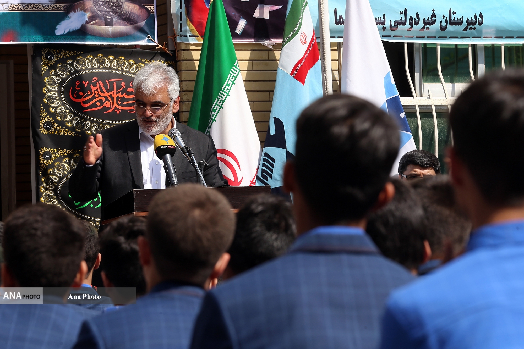 رنگ شهادت در چهره دکتر طهرانچی پیدا بود