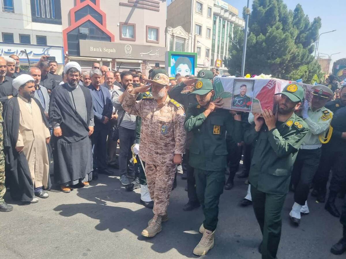 تشییع باشکوه پیکر شهید پاسدار حمید مهری در ابهر
