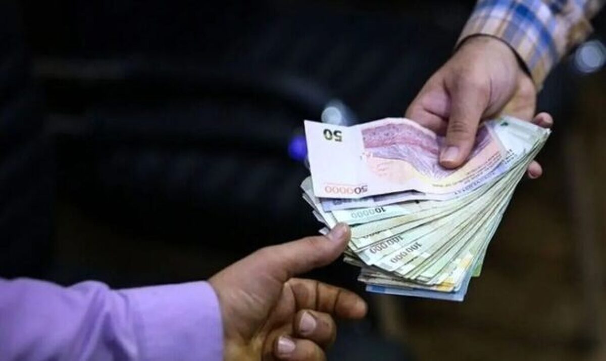 اگر دولت ظرف ۱۰ روز مصوبه افزایش حقوق کارمندان را اصلاح نکند، مجلس وارد عمل میشود