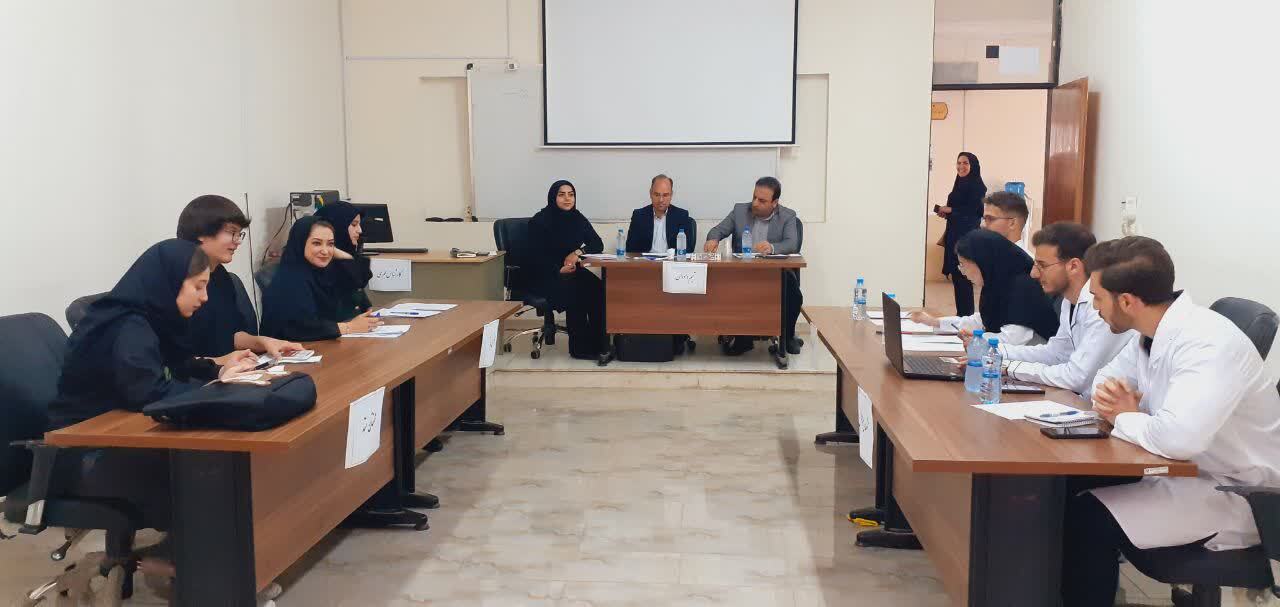 کرسیهای آزاداندیشی بستری برای تربیت نخبگان نقّاد و تمدنساز است کرسیهای آزاداندیشی بستری برای تربیت نخبگان نقّاد و تمدنساز است