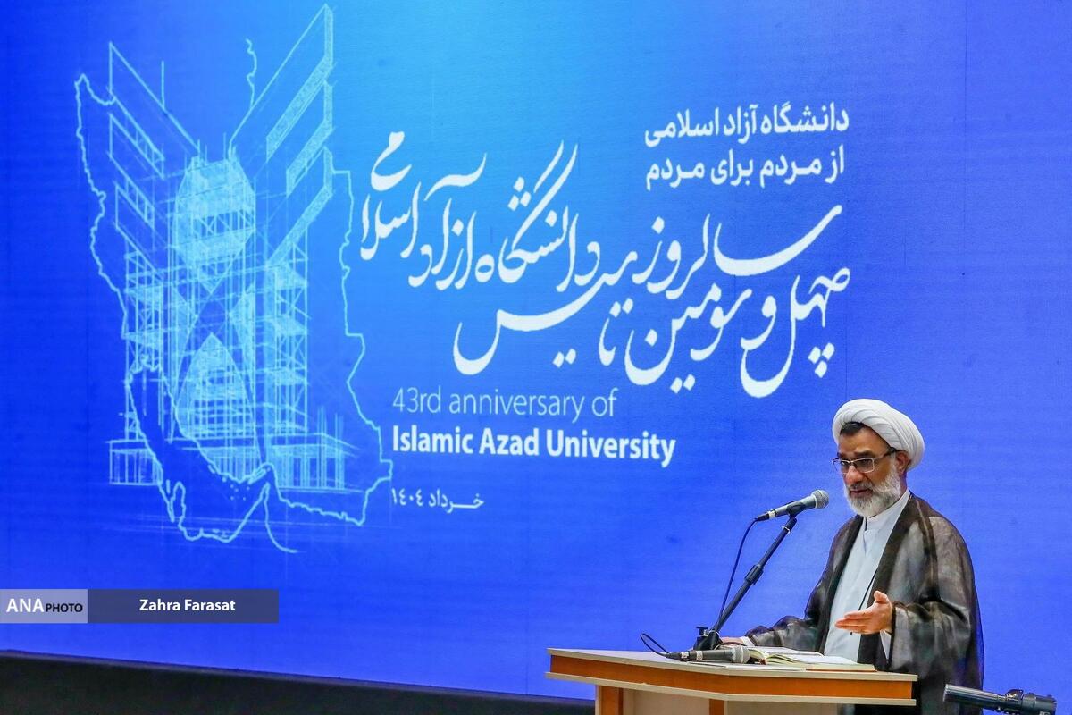 دانشگاه آزاد اسلامی بدون تحمیل بار مالی به دولت هزاران دانشجو تربیت کرده است