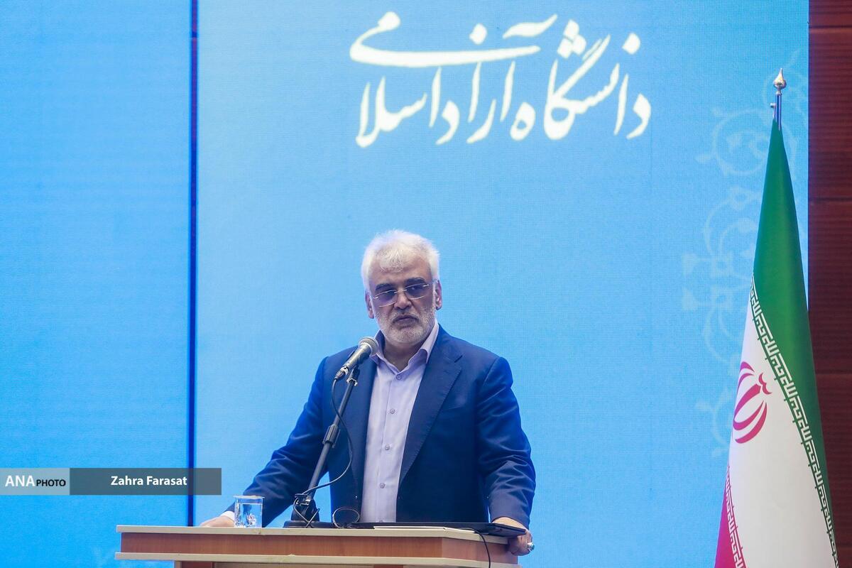 رئیس دانشگاه آزاد اسلامی: هر واحدی که امید پیدا کند، اقتصادش رونق میگیرد