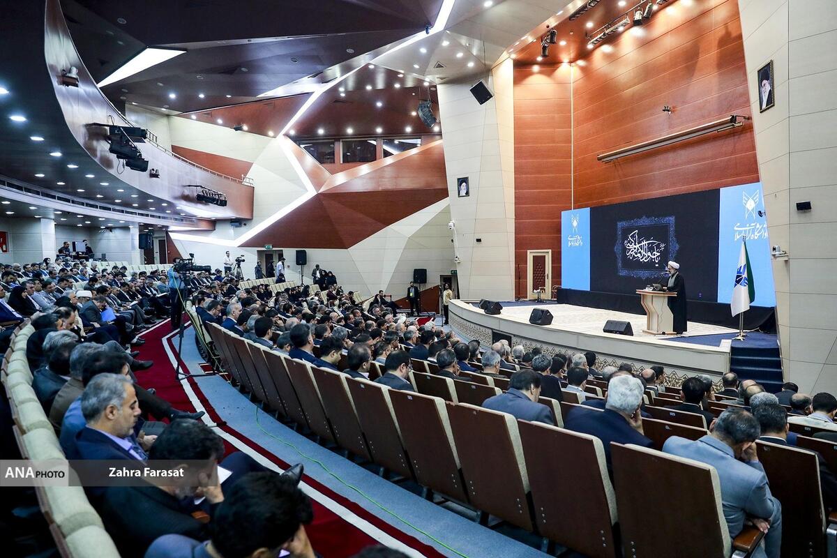 روز سوم اجلاس دانشگاه آزاد طهرانچی: هدف نهایی تربیت جوانان پرچمدار انسانیت است