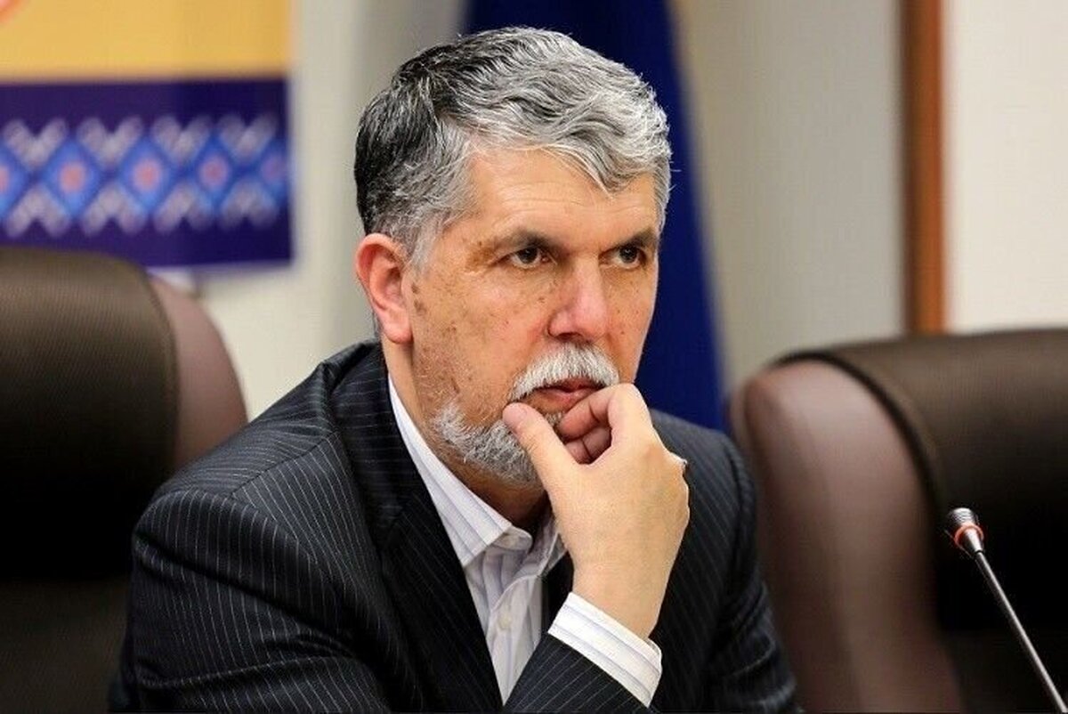 حضور در موسسه اطلاعات افتخاری برایم بود