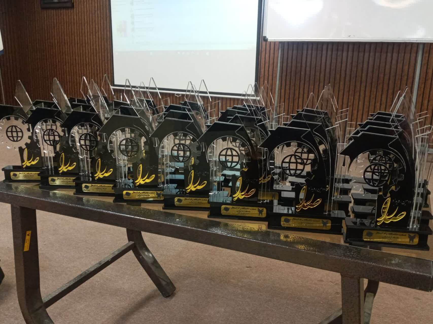 «صدرا» و «عصر امید»؛ دو رویداد کلیدی دانشگاه آزاد برای پیوند با جامعه و صنعت «صدرا» و «عصر امید»؛ دو رویداد کلیدی دانشگاه آزاد برای پیوند با جامعه و صنعت