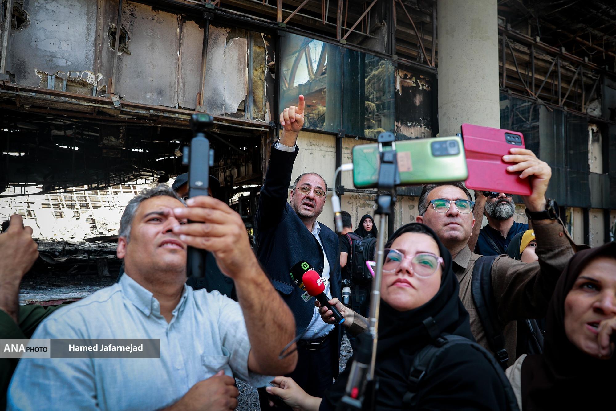بازدید اهالی رسانه از ساختمان شیشهای رسانه ملی+ عکس بازدید اهالی رسانه از ساختمان شیشهای رسانه ملی+ عکس