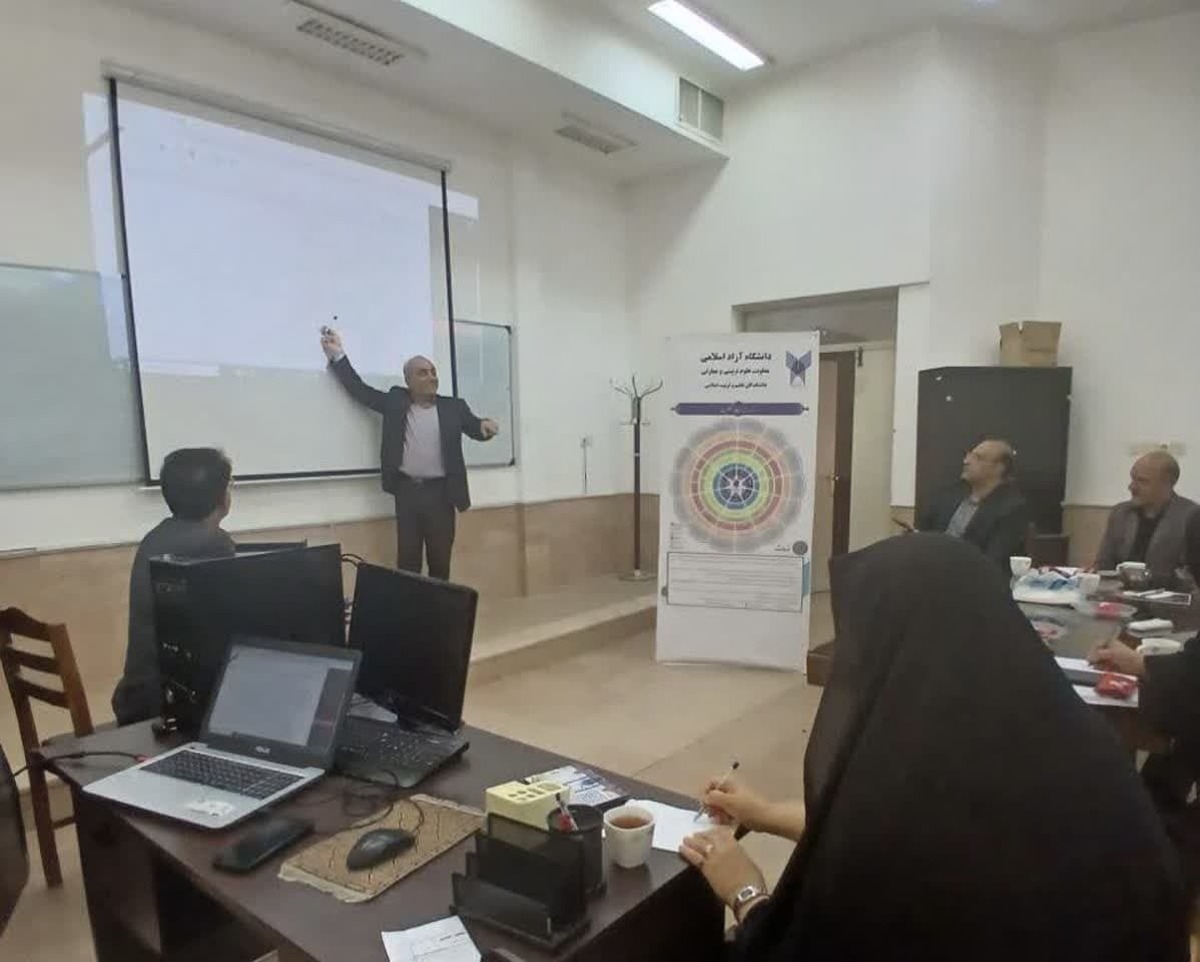 تدوین برنامه علمی برای هدایت پژوهشها به سمت حل مسائل کلان