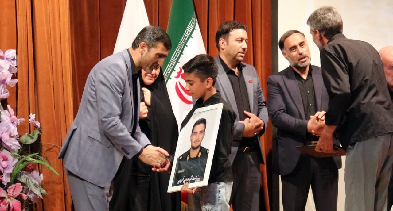 مراسم بزرگداشت دانشمند شهید طهرانچی در دانشگاه آزاد خمین مراسم بزرگداشت دانشمند شهید طهرانچی در دانشگاه آزاد خمین