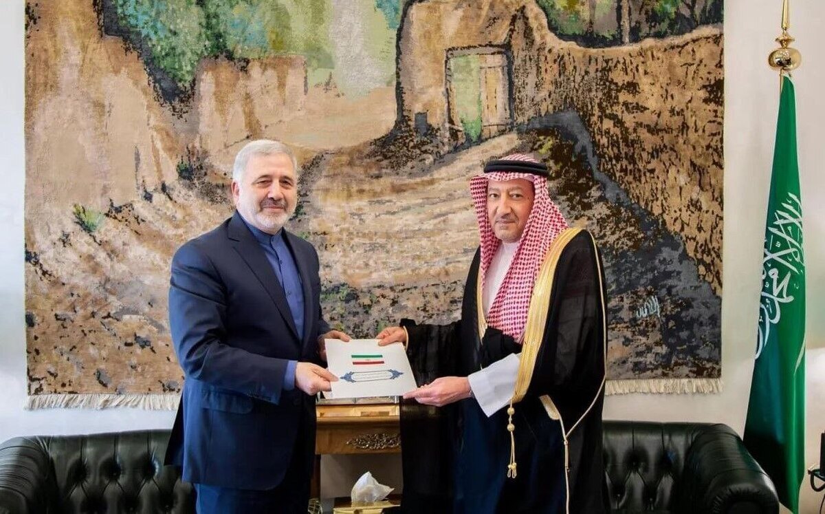 تحویل پیام مکتوب عراقچی به وزیر خارجه عربستان سعودی