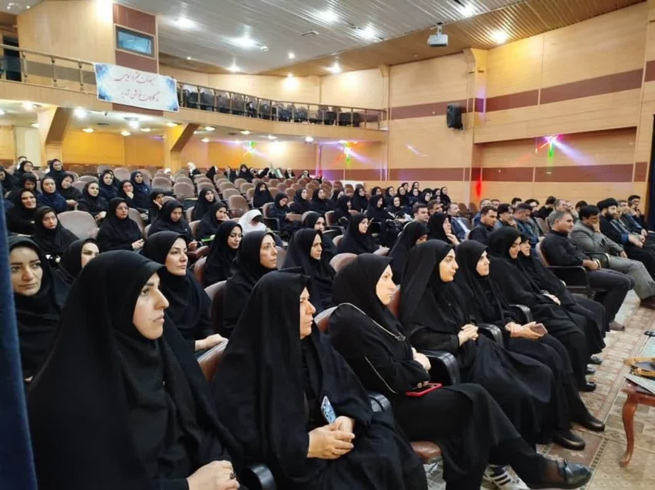 شهدا؛ اساس پایداری و اقتدار جمهوری اسلامی ایران شهدا؛ اساس پایداری و اقتدار جمهوری اسلامی ایران