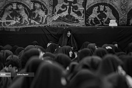 عزاداری اباعبدالله الحسین(ع) در حسینیه سادات اخوی