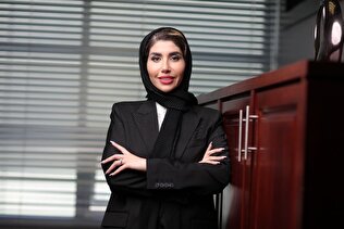 دکتر مژده آریا پارسا - مدیری که با اعتماد به نفس تصمیم میگیرد