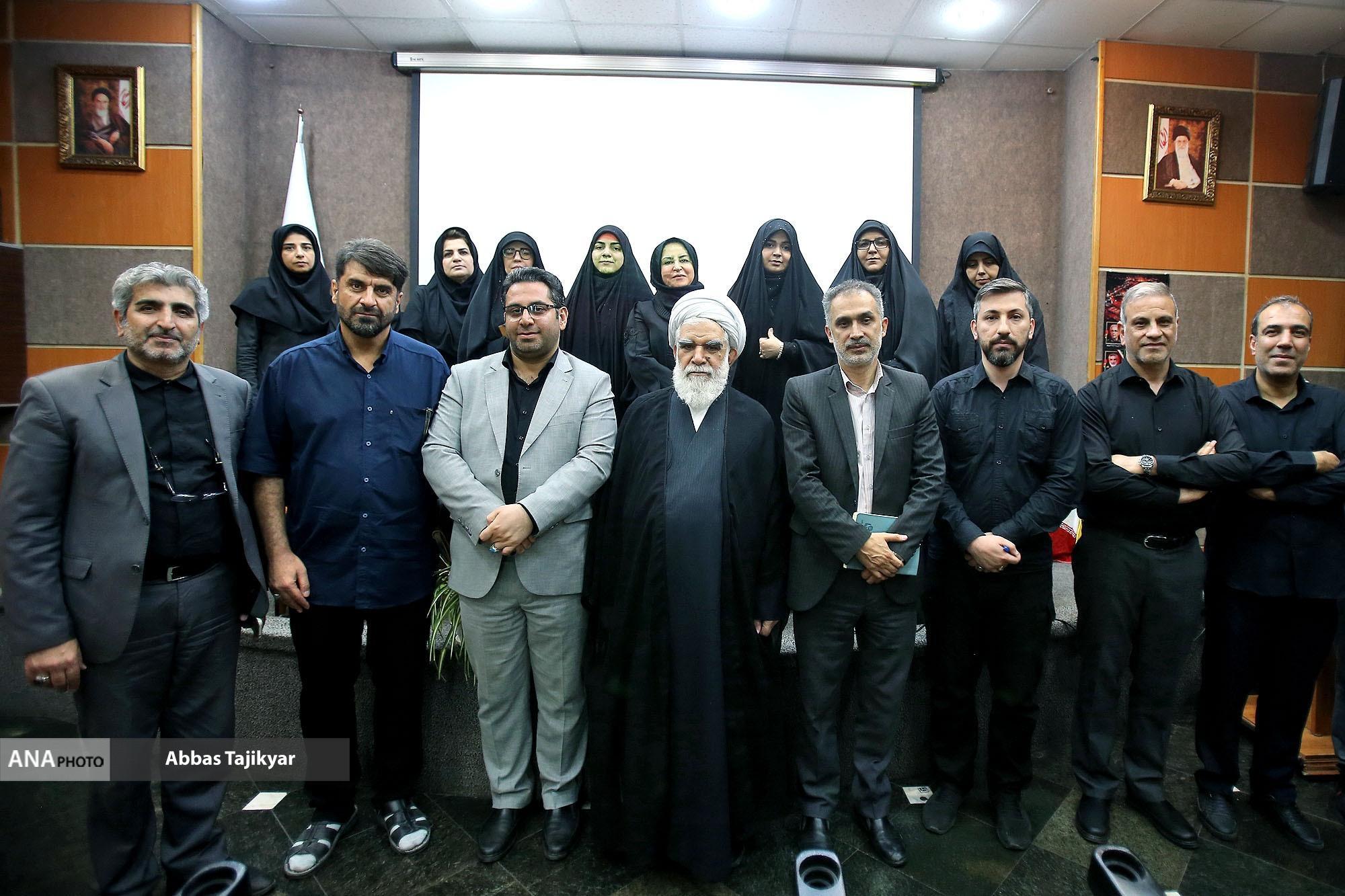 شاعران، حقیقت پیروزی‌ ما و جنایات دشمن را در تاریخ ماندگار کنند