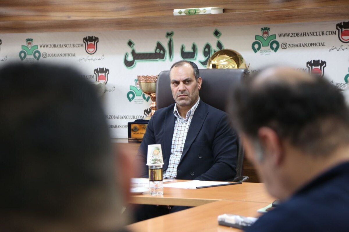 احسانی: روند نقل و انتقالات ذوبآهن با حدادیفر در حال انجام است منتظر تصمیم فدراسیون درباره بازیکنان خارجی هستیم