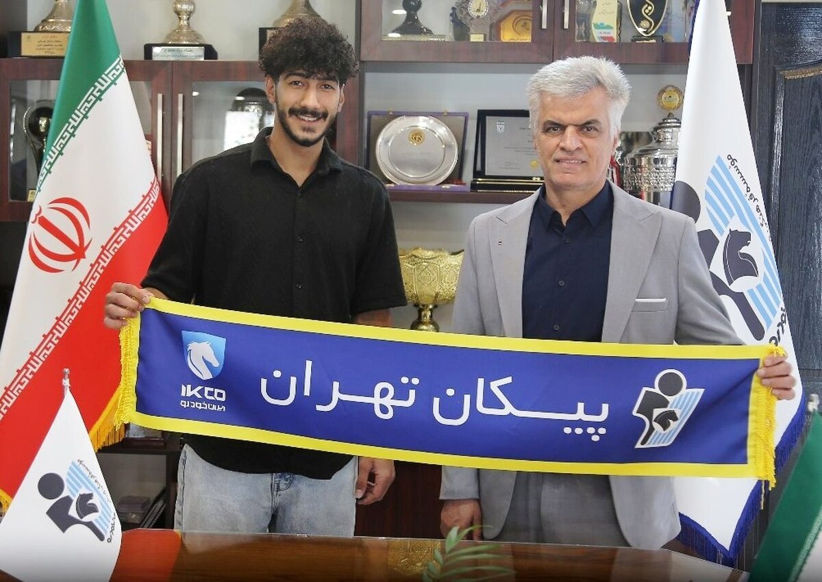 مهاجم نیروی زمینی به پیکان رفت