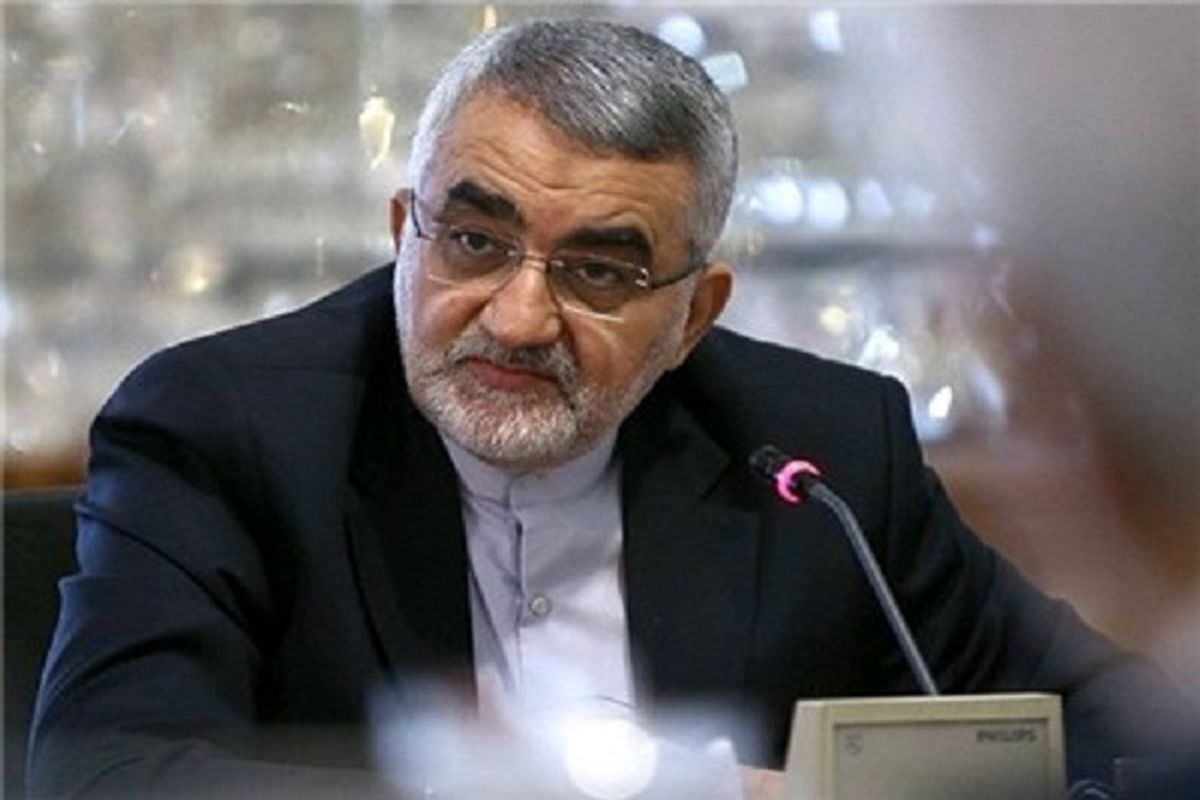 بروجردی: 60 هزار پهپاد وارداتی و داخلی داریم ضرورت مجوز برای ریزپرندهها
