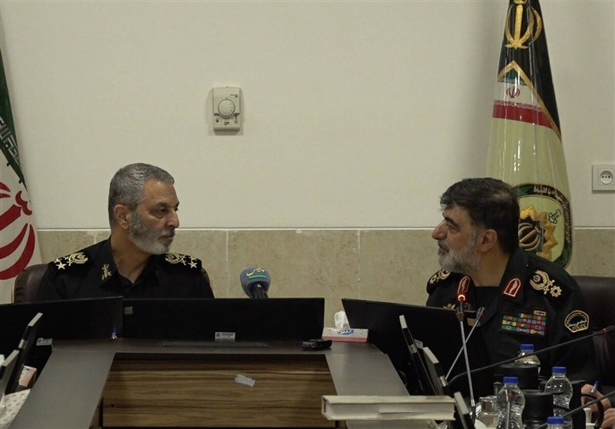 بررسی نقش فراجا در جنگ تحمیلی ۱۲ روزه با صهیونیستها و آمریکا تأکید سرلشکر موسوی و سردار رادان بر آمادگی ترکیبی در مواجهه با تهدیدات نوین