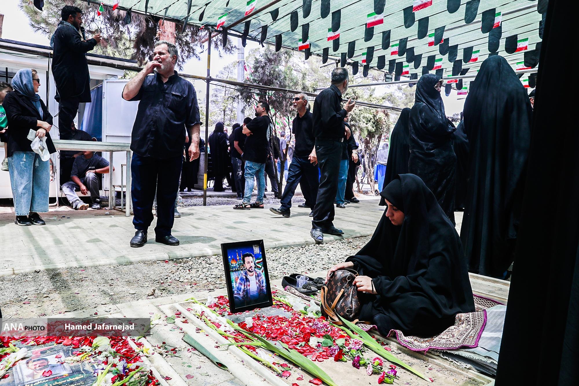 قطعه ۴۲ فقط زمین نیست؛ بایگانی حسهاییست که هیچگاه فراموش نمیشوند قطعه ۴۲ فقط زمین نیست؛ بایگانی حسهاییست که هیچگاه فراموش نمیشوند