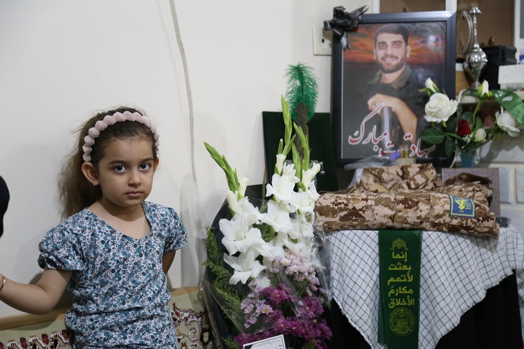 شهید احمدی سرتختی مزد سالهای زحمت و جهاد را با شهادت گرفت شهید احمدی سرتختی مزد سالهای زحمت و جهاد را با شهادت گرفت