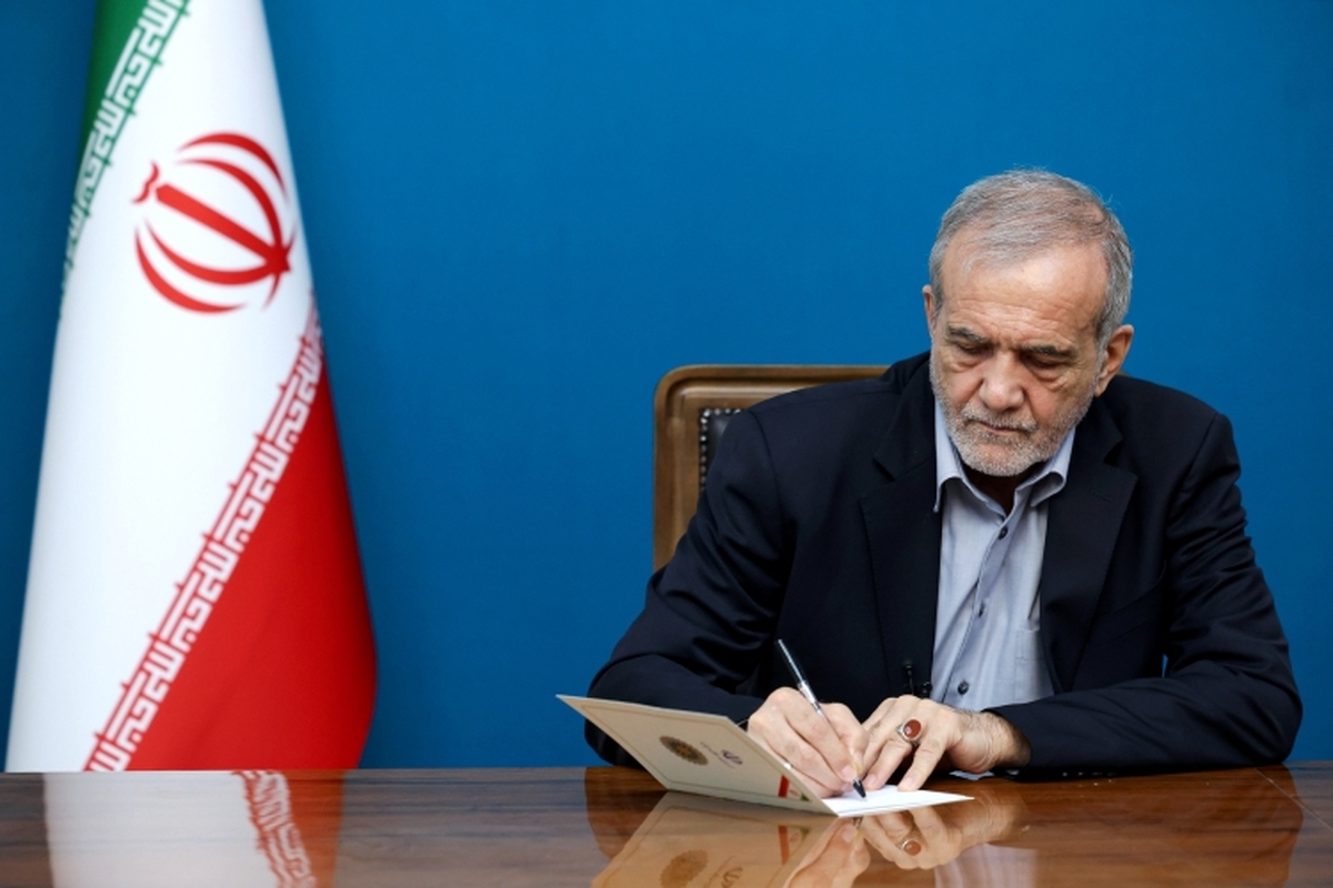 پزشکیان: پرستاران در جنگ ۱۲ روزه برگ زرین دیگری بر دفتر خاطرات سلامت کشور افزودند