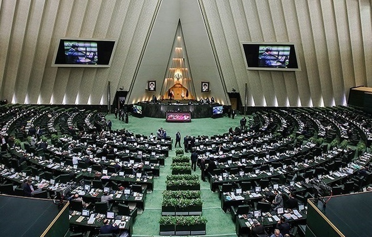 ۲۴ نماینده تهران در نامهای سرگشاده به رئیسجمهور: مواضع شما درباره آمریکا خلاف وحدت ملی بود