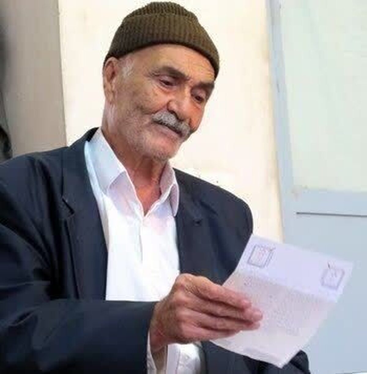 عظیمی بیدگلی؛ شاعری با استعارههای ناب و روحی بیتعلق به دنیا