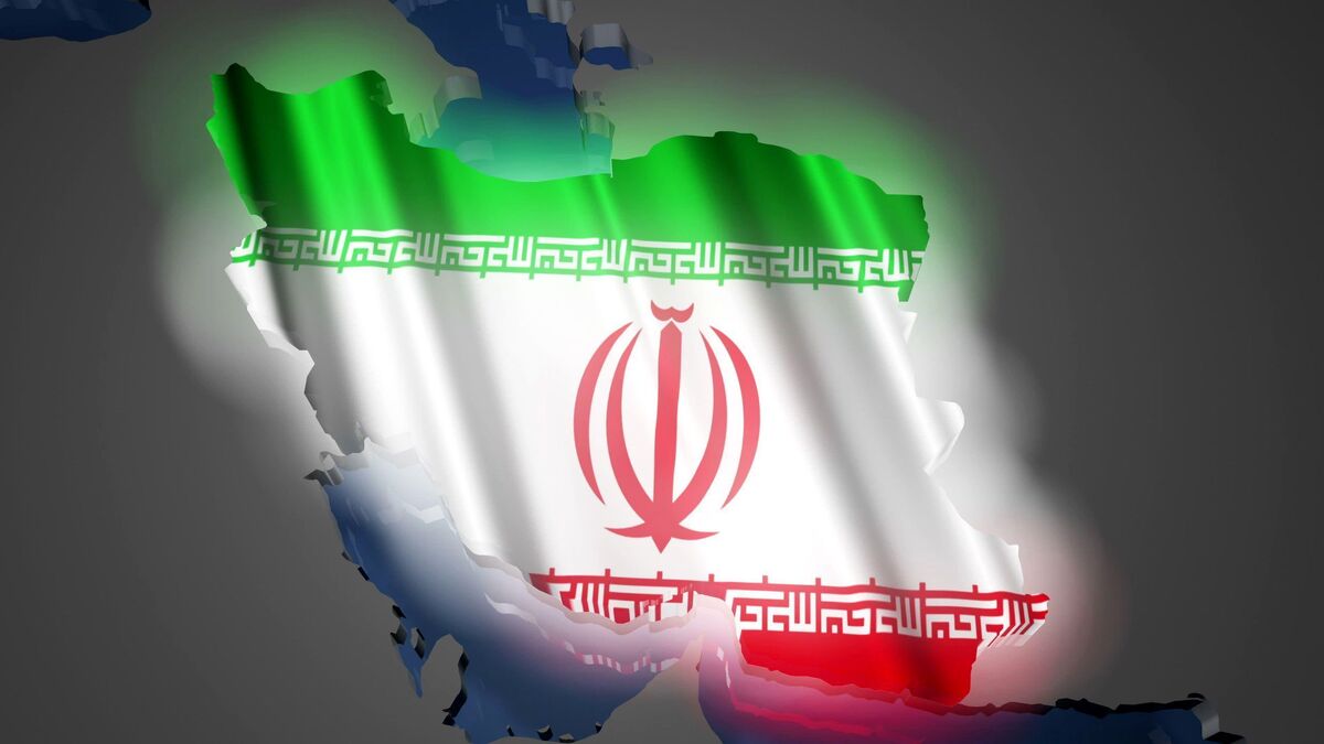 حمید آذرمند، پژوهشگر اقتصاد: ۱۸۰ اقتصاددان در زمان مسئولیت باید کاری میکردند صدور بیانیه برای رفع تکلیف است