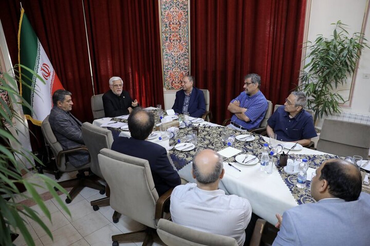 عارف: هیچ اختلافی میان میدان و دیپلماسی وجود ندارد  اکنون نظر حاکمیت کماکان انجام مذاکره با اقتدار است