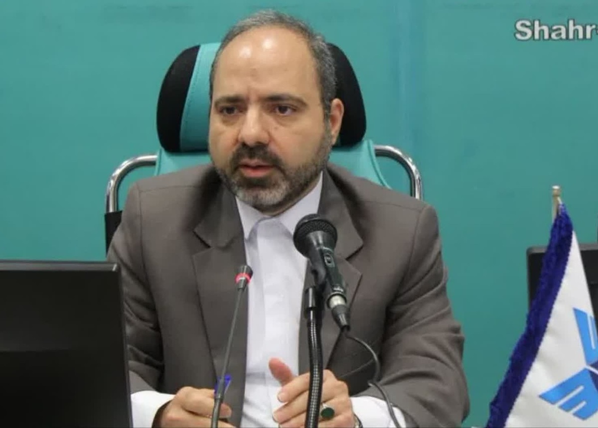 دانشگاهها به پایگاه تولید فکر و مقابله با توطئه دشمنان تبدیل شوند