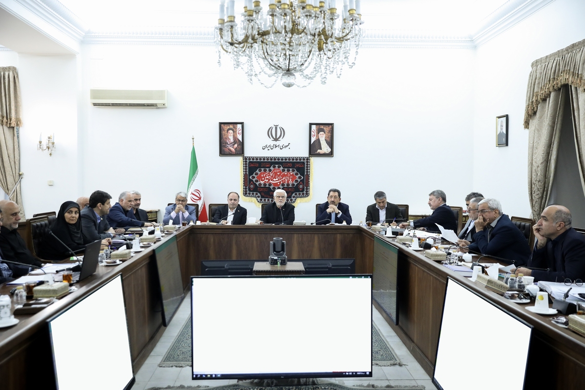 عارف: بازگشت قیمتها به قبل از آغاز جنگ ۱۲ روزه لازمالاجراست