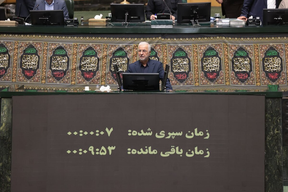 مومنی: در حوزه تأمین ارزاق عمومی و سوخت کمبودی ایجاد نشد