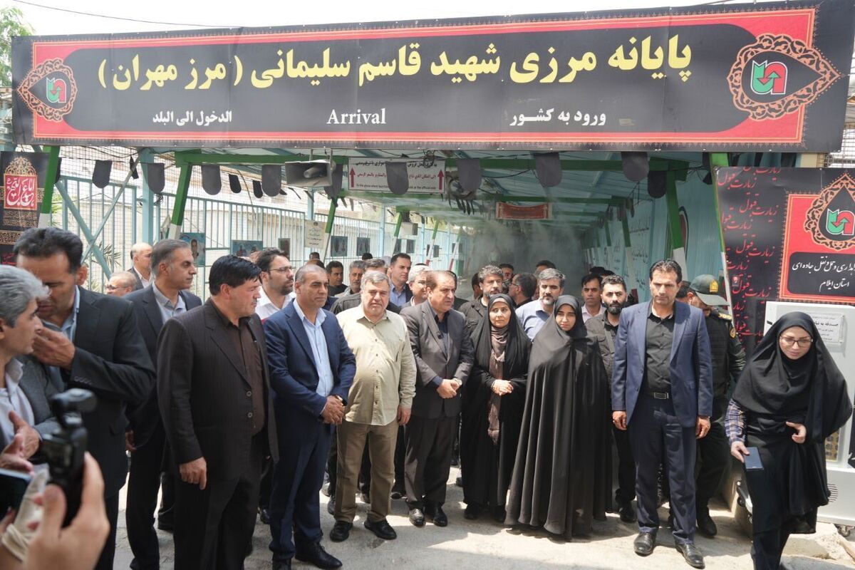 بازدید وزیر راه از مرکز پایش راهداری و حمل و نقل جادهای مرز مهران رصد ناوگان جابجایی زائران کربلا