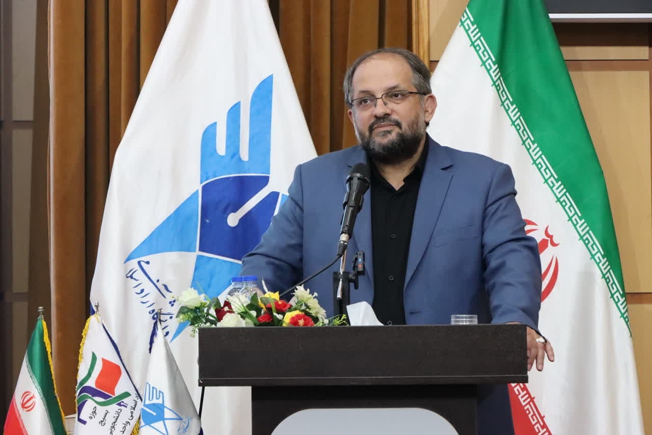 شهید طهرانچی نوآوری و خلّاقیت را در بستر پیوند بین صنعت و دانشگاه مهیا کرد شهید طهرانچی نوآوری و خلّاقیت را در بستر پیوند بین صنعت و دانشگاه مهیا کرد