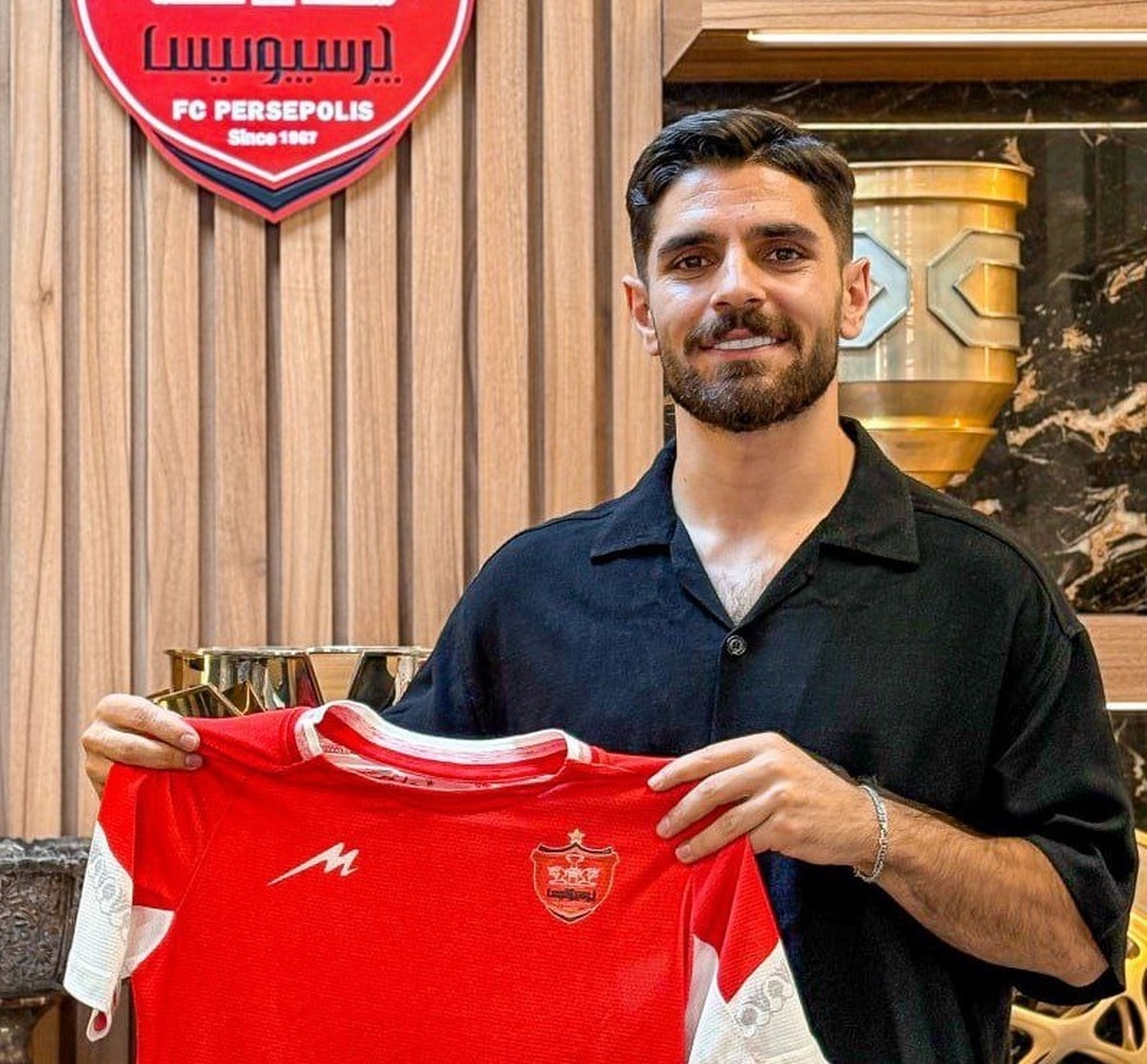 قرارداد محمد عمری با پرسپولیس تمدید شد