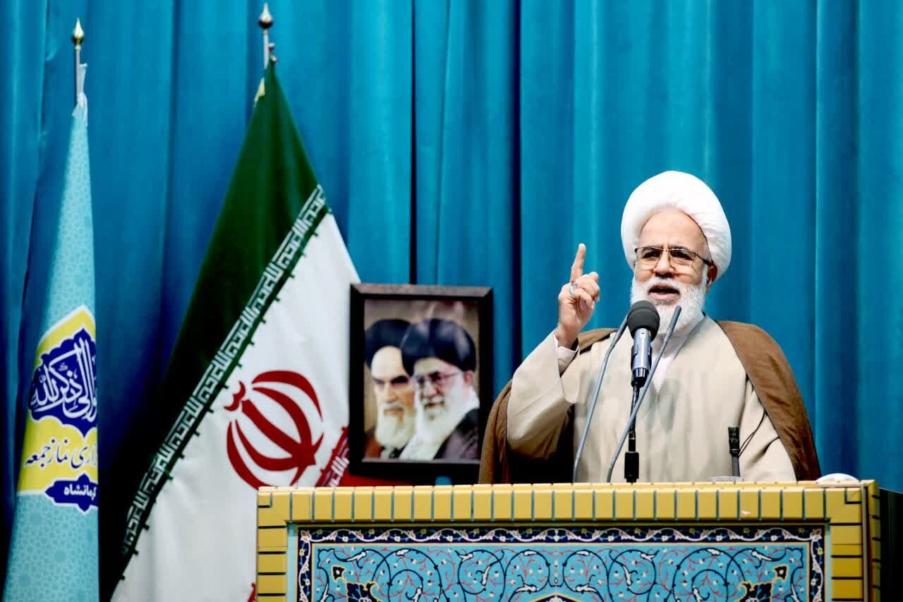 هشدار ائمه جمعه کشور به مسئولان؛ فریب لبخندهای دیپلماتیک را نخورید هشدار ائمه جمعه کشور به مسئولان؛ فریب لبخندهای دیپلماتیک را نخورید