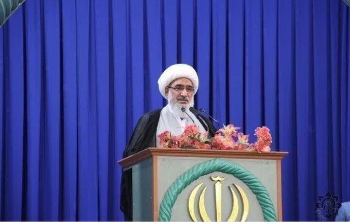 هشدار ائمه جمعه کشور به مسئولان؛ فریب لبخندهای دیپلماتیک را نخورید هشدار ائمه جمعه کشور به مسئولان؛ فریب لبخندهای دیپلماتیک را نخورید