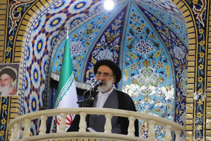 هشدار ائمه جمعه کشور به مسئولان؛ فریب لبخندهای دیپلماتیک را نخورید هشدار ائمه جمعه کشور به مسئولان؛ فریب لبخندهای دیپلماتیک را نخورید