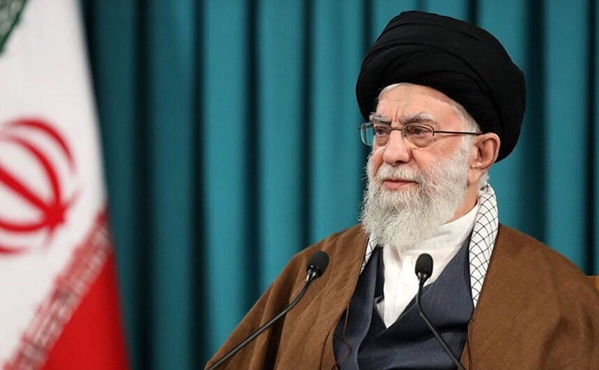 رهبر انقلاب جنگ را راهبری کردند، صلح را تدبیر؛ غرامت را مطالبه جنگ تحمیلی وحدت ملی را احیا کرد