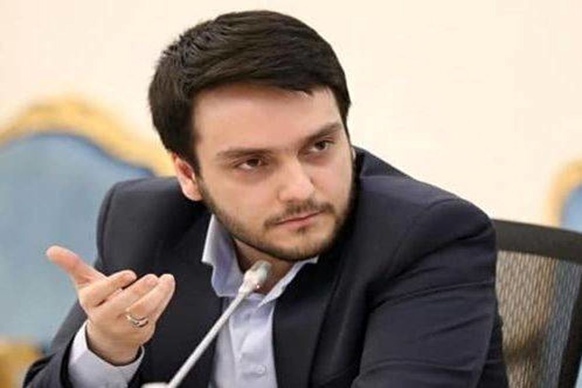 ممنوعیت واتساپ در کنگرۀ آمریکا هم برای برخی از مسئولان ما درس نداشت!